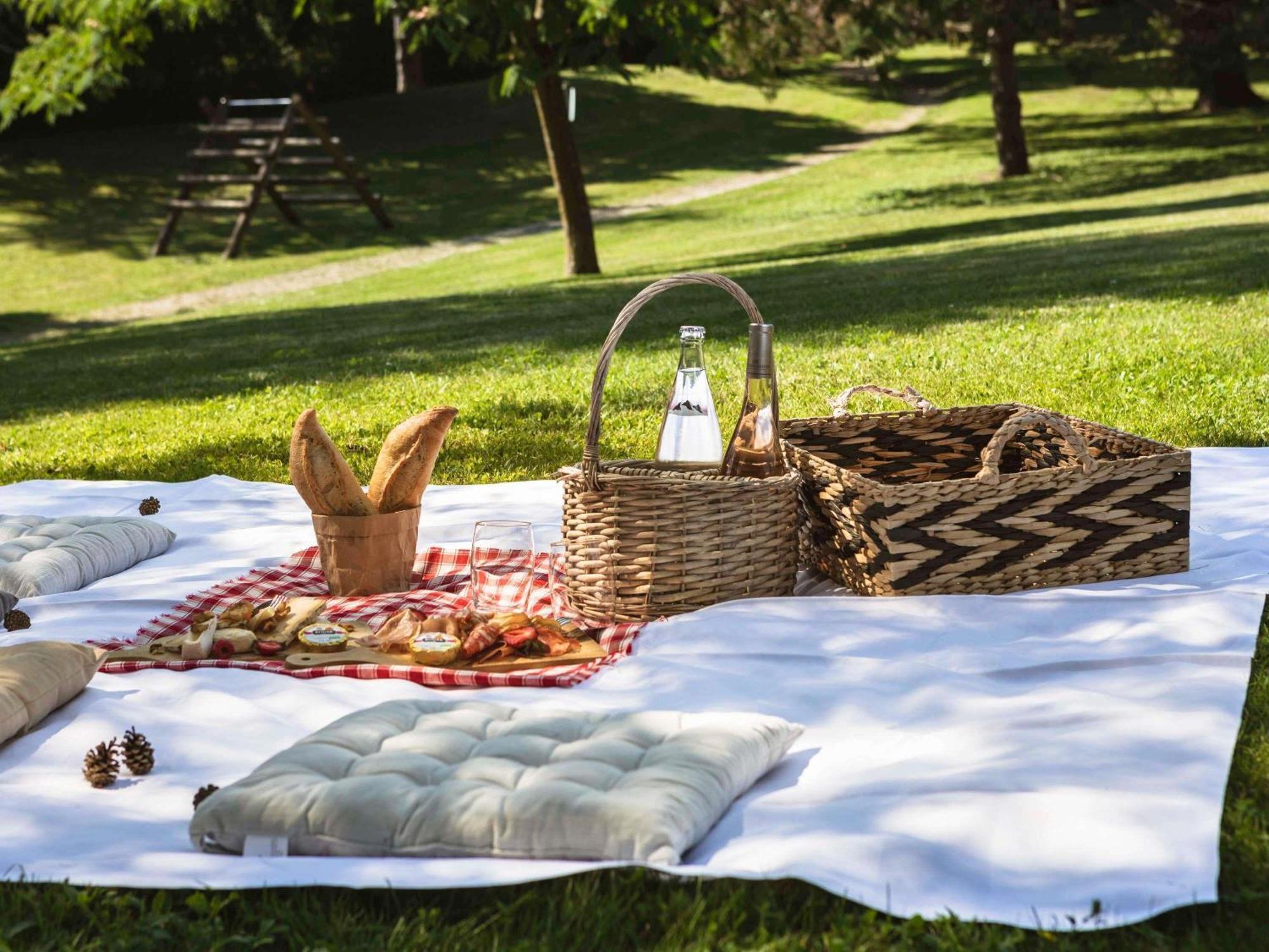 Mercure Aix-Les-Bains Domaine De Marlioz Hotel & Spa Exterior photo
